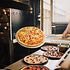 Decopatent Decopatent® Pizzaschep - Ronde pizzaschep met lang houten Handvat (80cm) - Pizzaspatel Hout / Rvs metaal - ROND